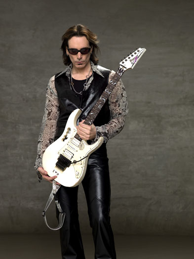 Beverly McClellan va canta in deschiderea concertului Steve Vai de la Bucuresti!
